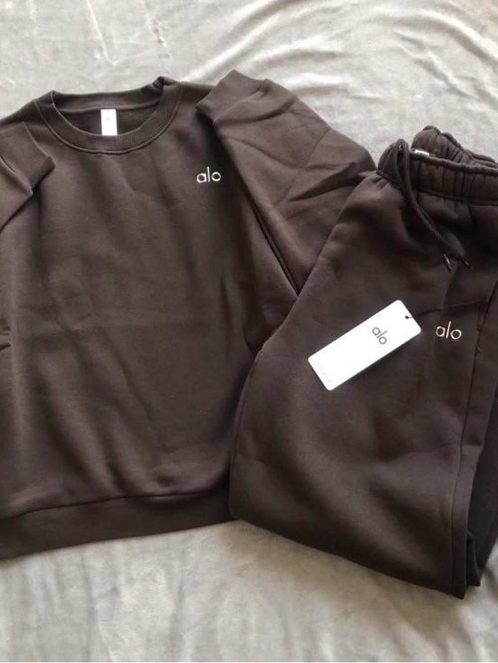 Alo Set - Chocolate Brown